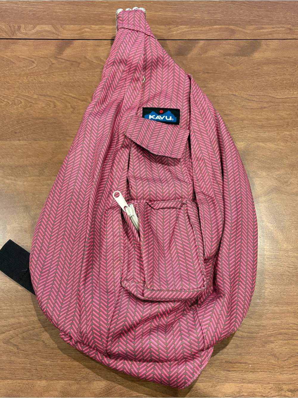 Kavu Pink Chevron Sling Pack